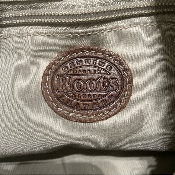 Roots Leather Crossbody Bag Neutral Tan Adjustable Strap Women’s Accessory - Picture 6 of 11